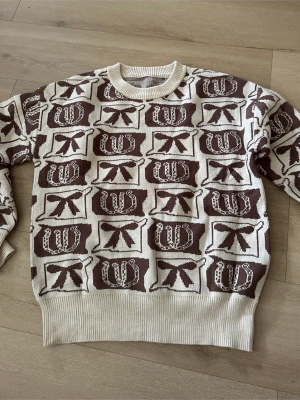 SHEIN Cream & Brown Geometric Emblem Crewneck Sweater